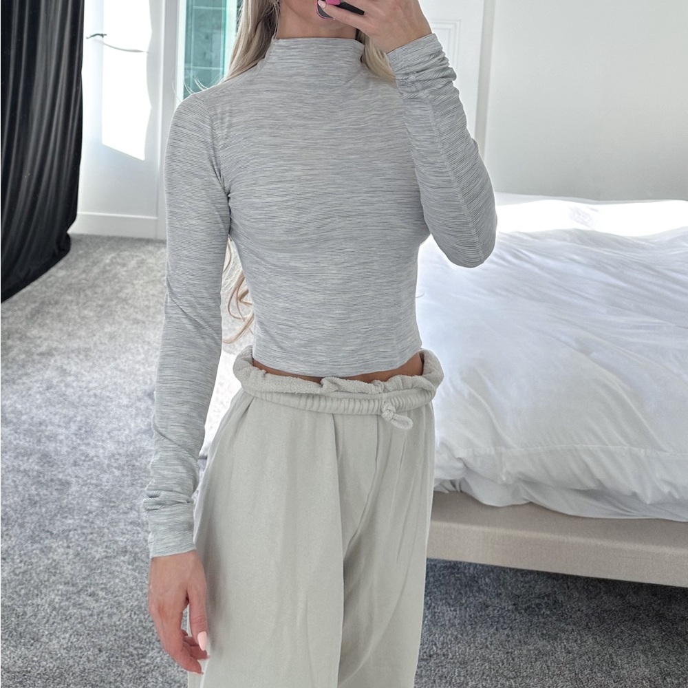 Lululemon Mockneck Top